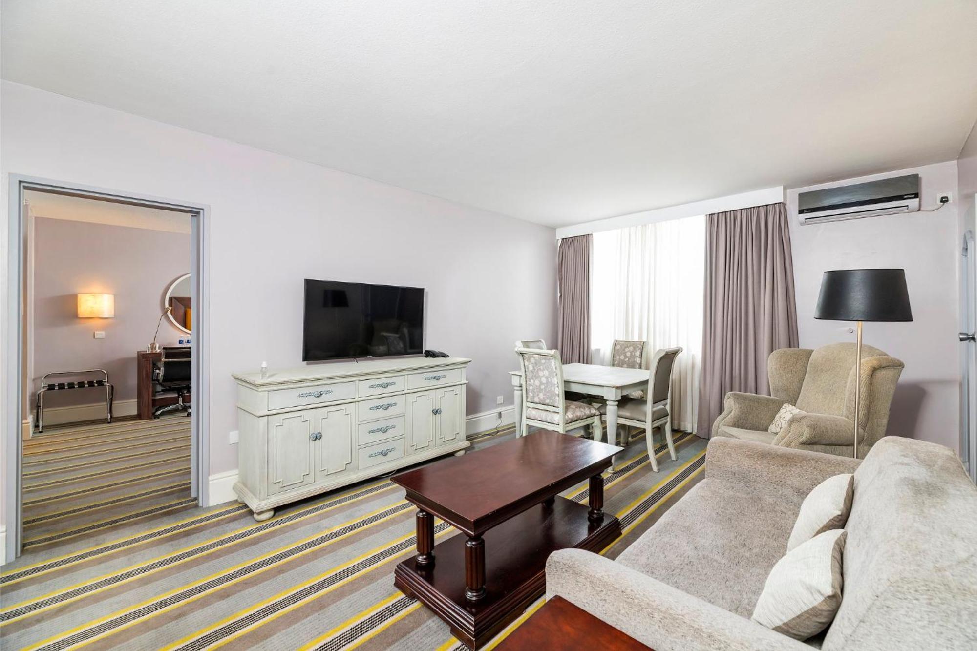 Holiday Inn - Mutare By Ihg Buitenkant foto